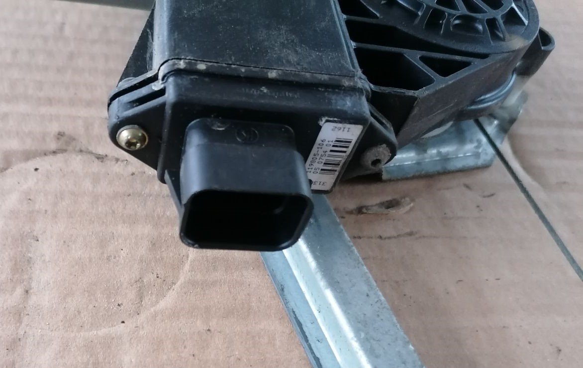 Stikla pacelšanas mehānisms aizmugurējais kreisais priekš OPEL ZAFIRA 2002