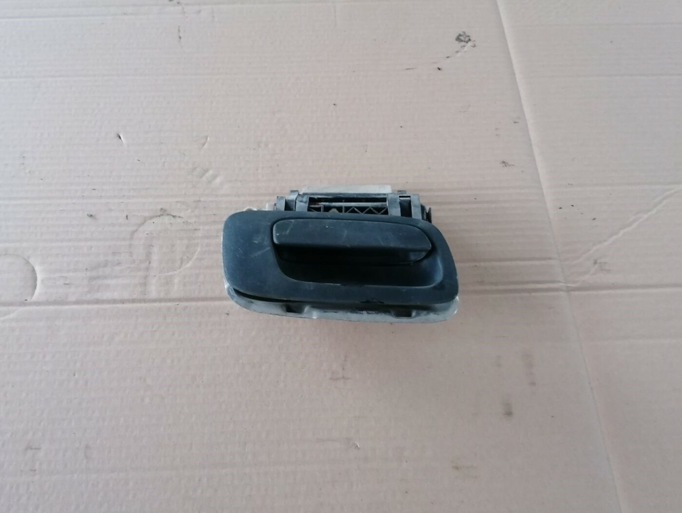 Priekšējāis labais durvju rokturis priekš OPEL ZAFIRA 2002 1 Priekšējāis labais durvju rokturis priekš OPEL ZAFIRA 2002