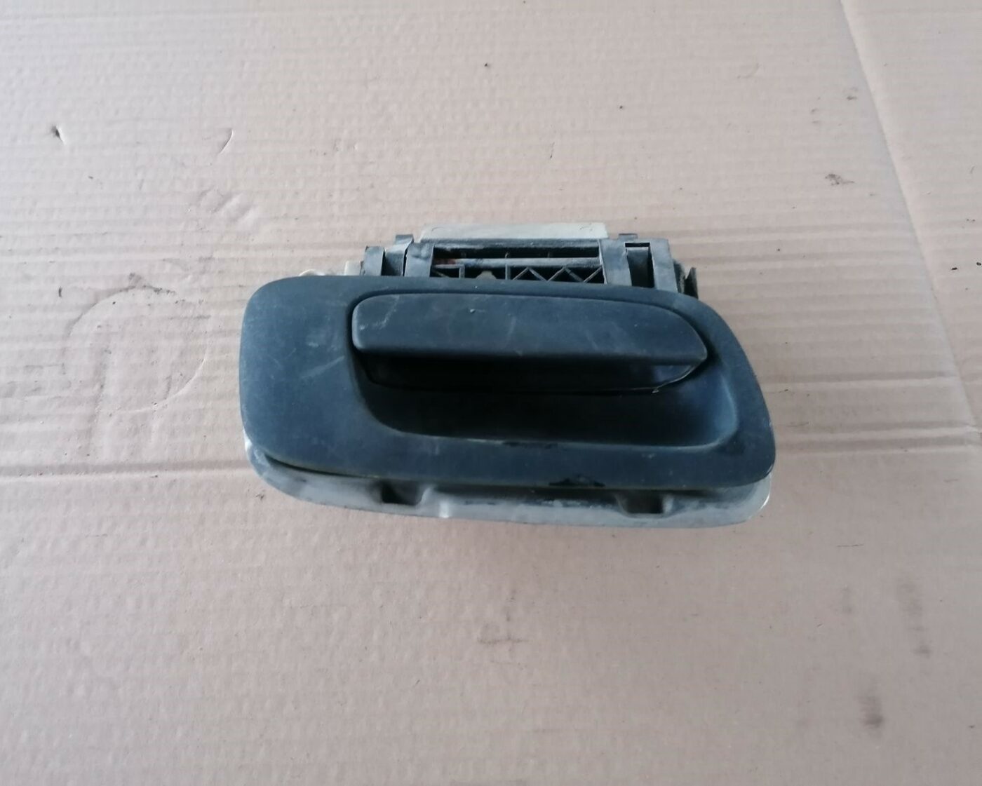 Priekšējāis labais durvju rokturis priekš OPEL ZAFIRA 2002 2 Priekšējāis labais durvju rokturis priekš OPEL ZAFIRA 2002