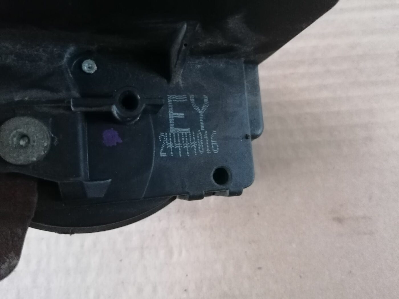 Priekšējo labo durvju slēdzene priekš OPEL ZAFIRA 2002