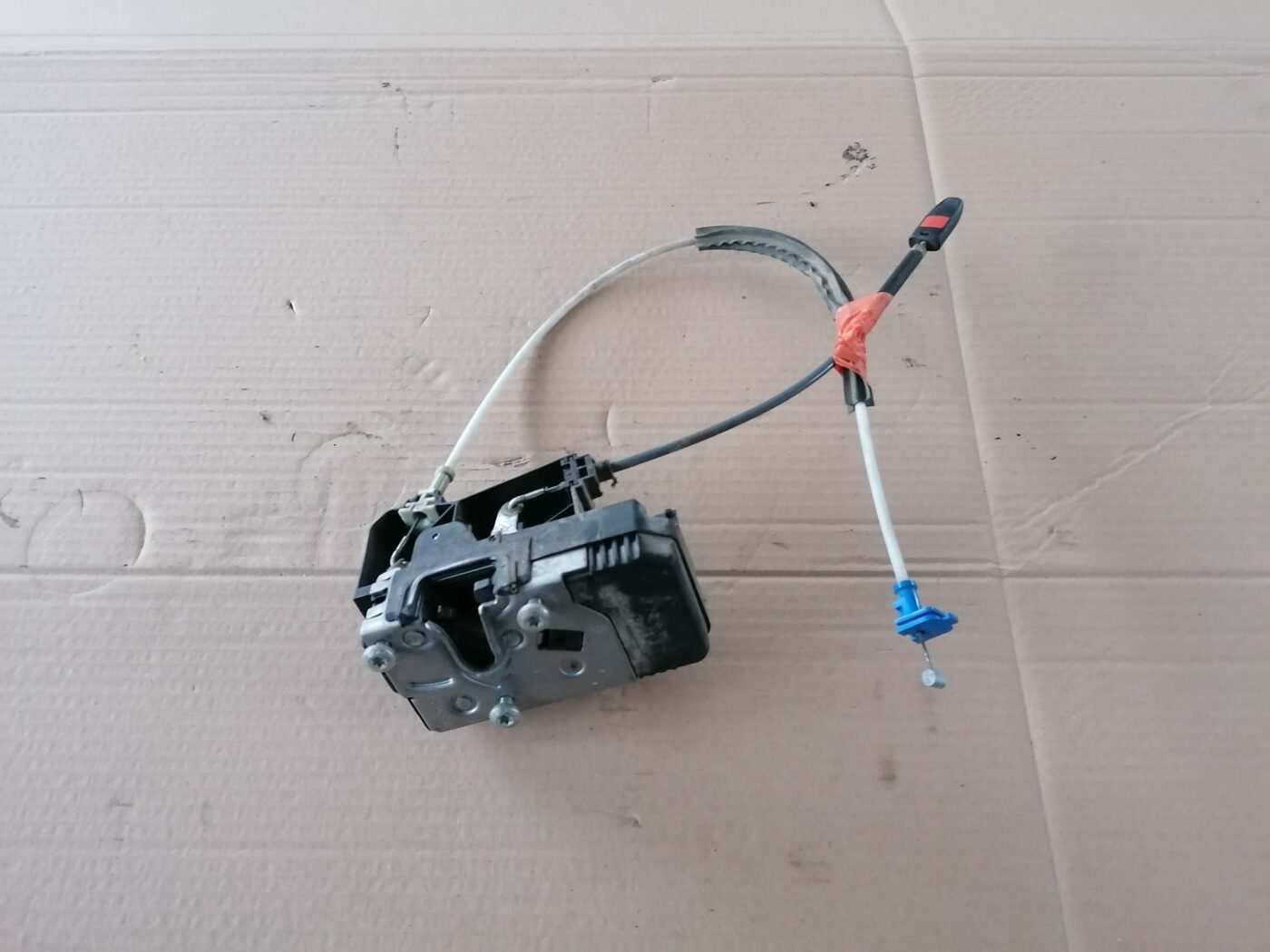 Priekšējo labo durvju slēdzene priekš OPEL ZAFIRA 2002