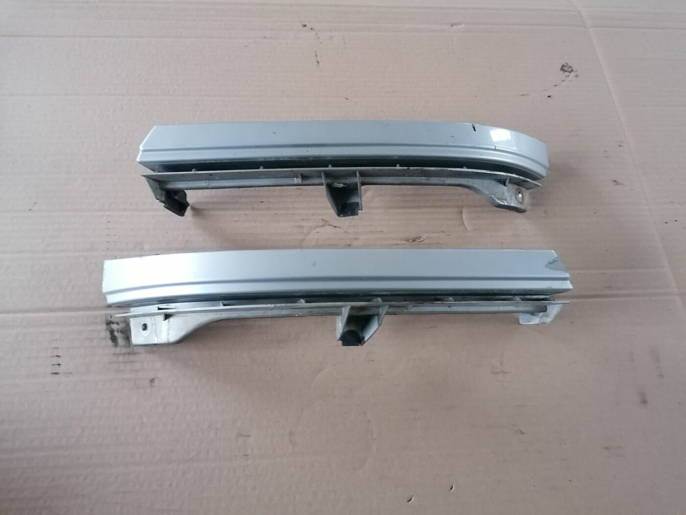 Priekšēja luktura kronšteins priekš OPEL ZAFIRA 2002