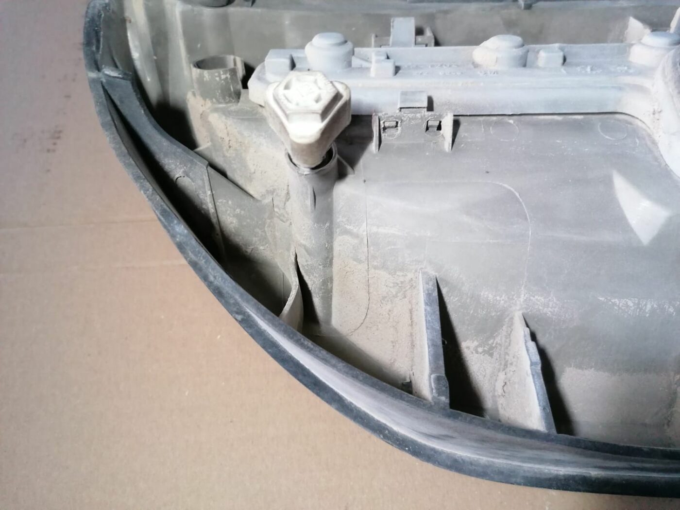 Aizmugurējais kreisais lukturis priekš OPEL ZAFIRA 2002