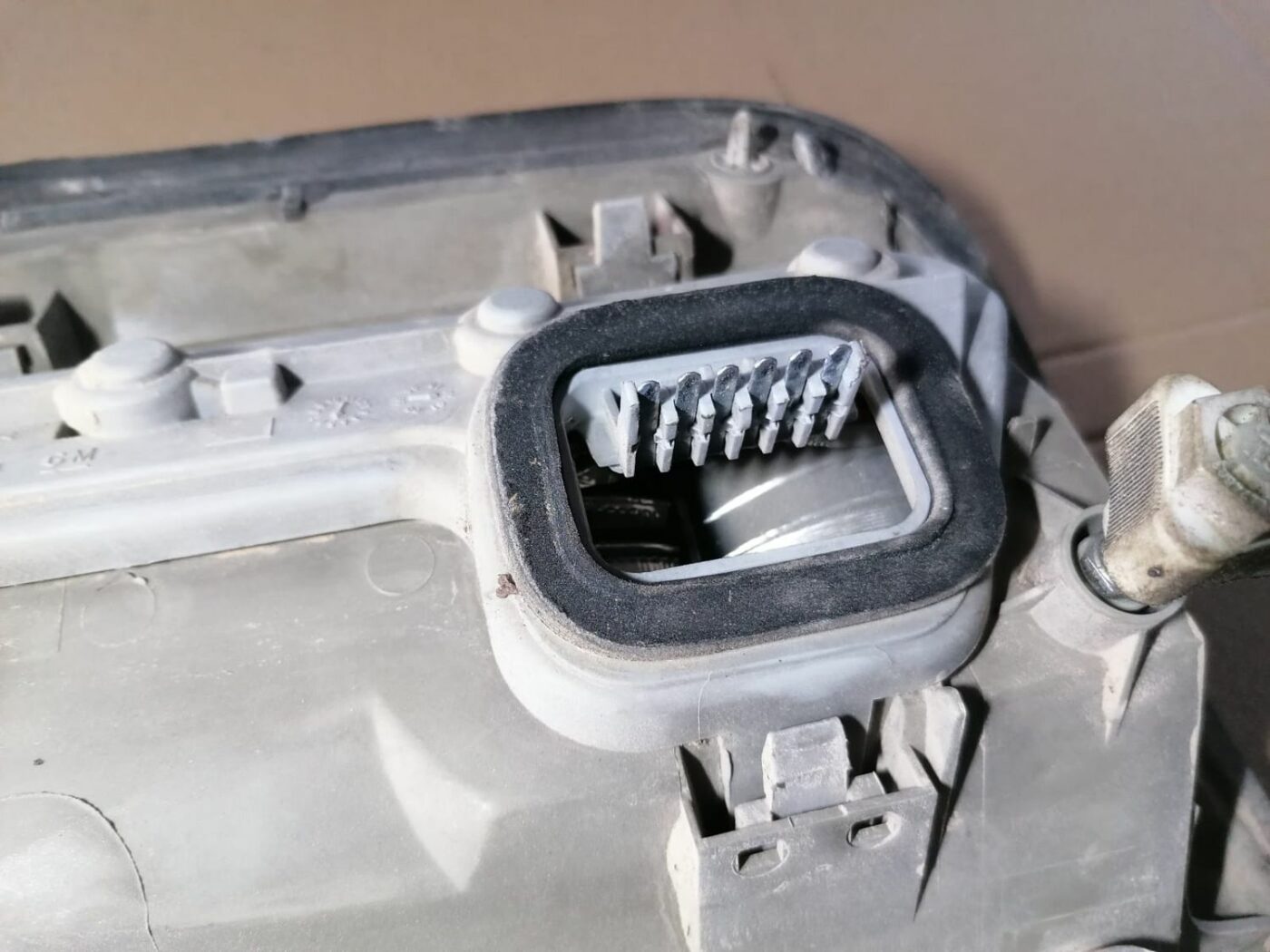 Aizmugurējais kreisais lukturis priekš OPEL ZAFIRA 2002