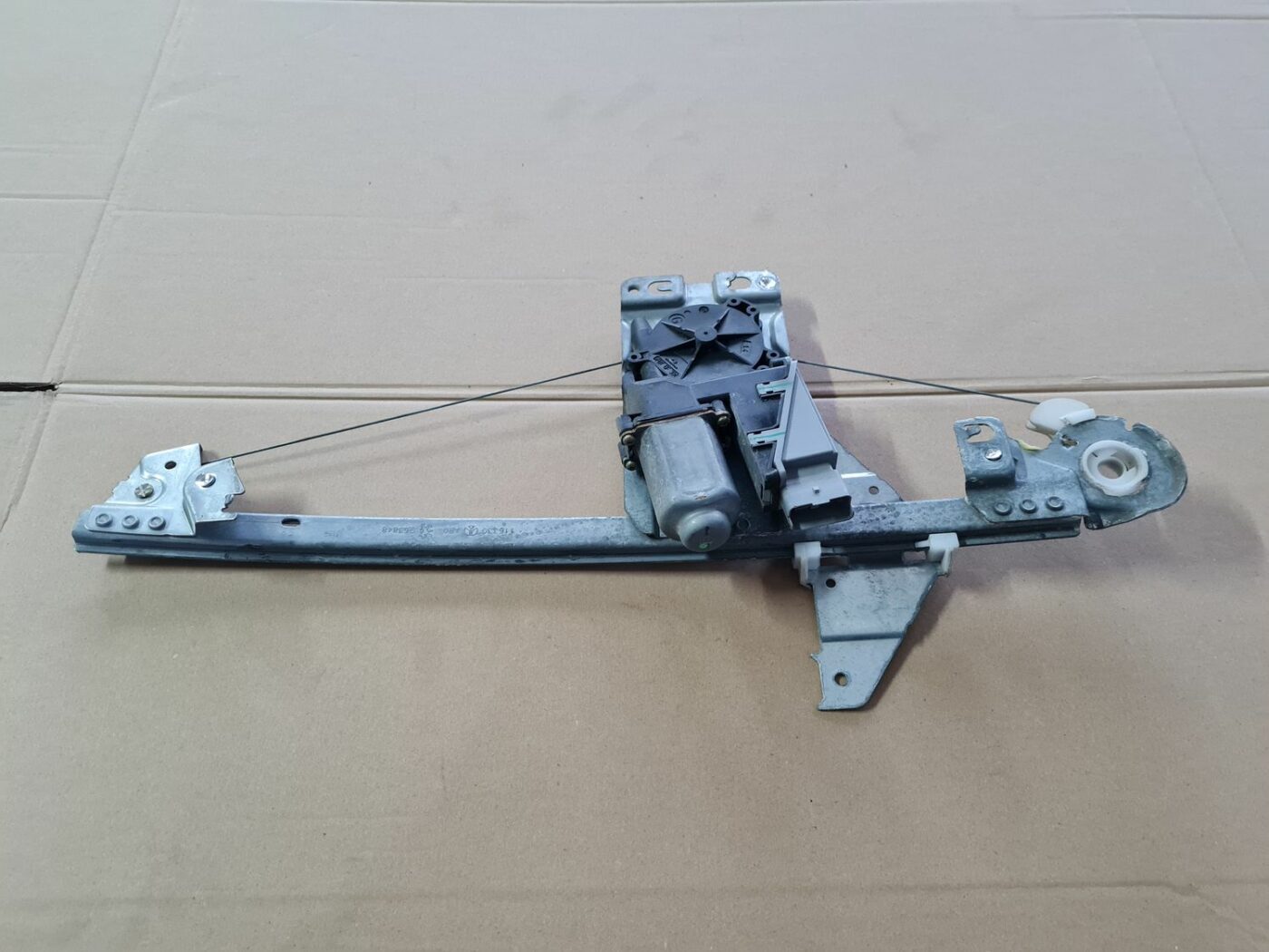 Stikla pacelšanas mehānisms aizmugurējais labais priekš PEUGEOT 307 2003