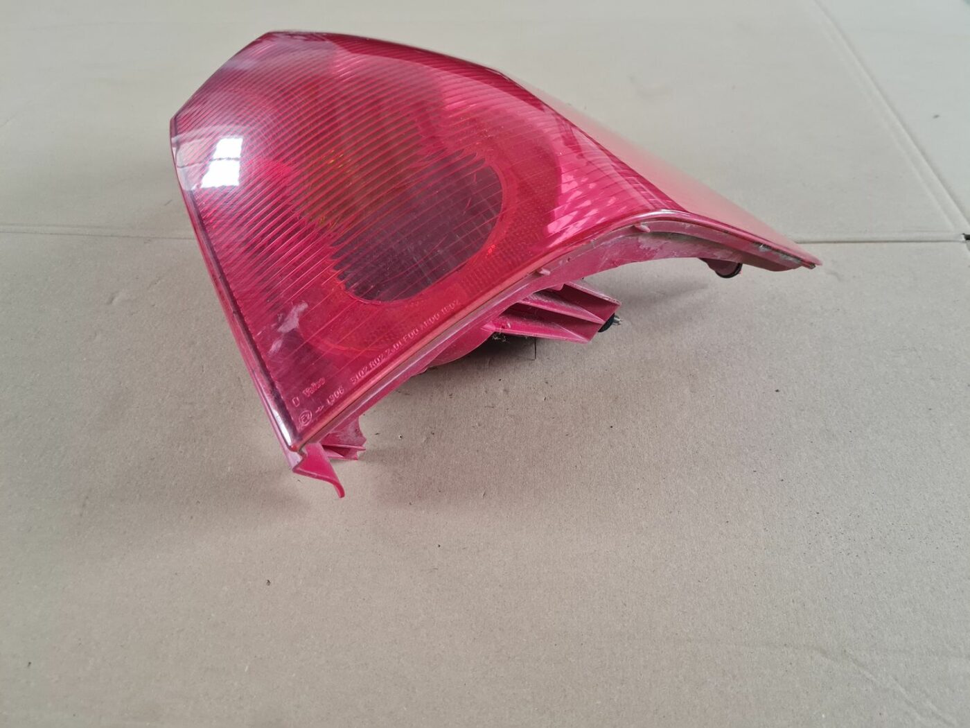 Aizmugurējais labais lukturis priekš PEUGEOT 307 2003