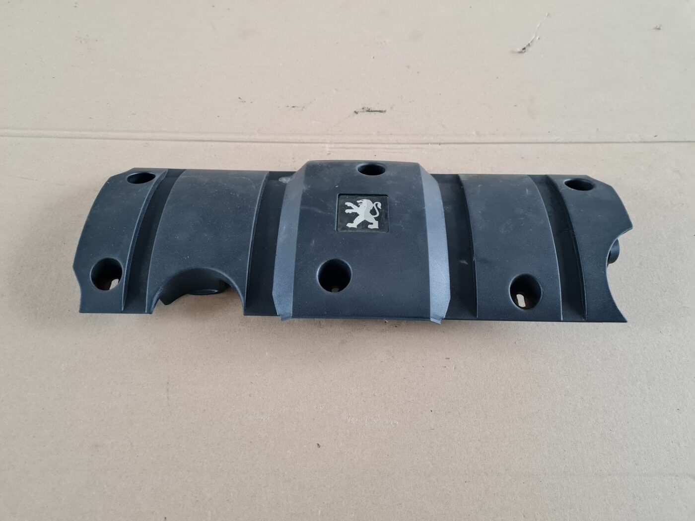 Dzinēja dekoratīvais vāks priekš PEUGEOT 307 2003