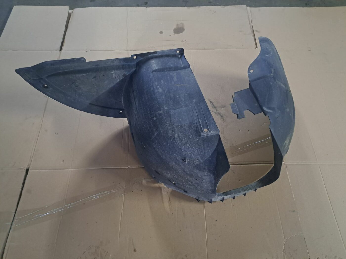 Aizmugurējais labais paspārns priekš PEUGEOT 307 2003 2 Aizmugurējais labais paspārns priekš PEUGEOT 307 2003