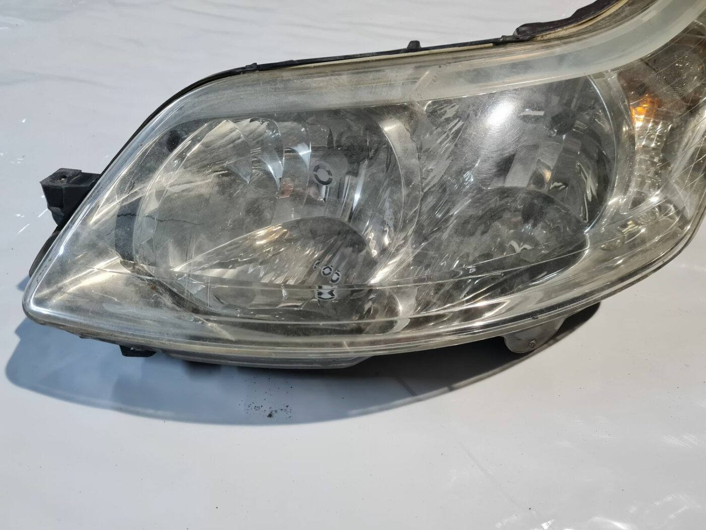 Priekšējais kreisais lukturis priekš CITROEN C4 2006-2 2 Priekšējais kreisais lukturis priekš CITROEN C4 2006-2