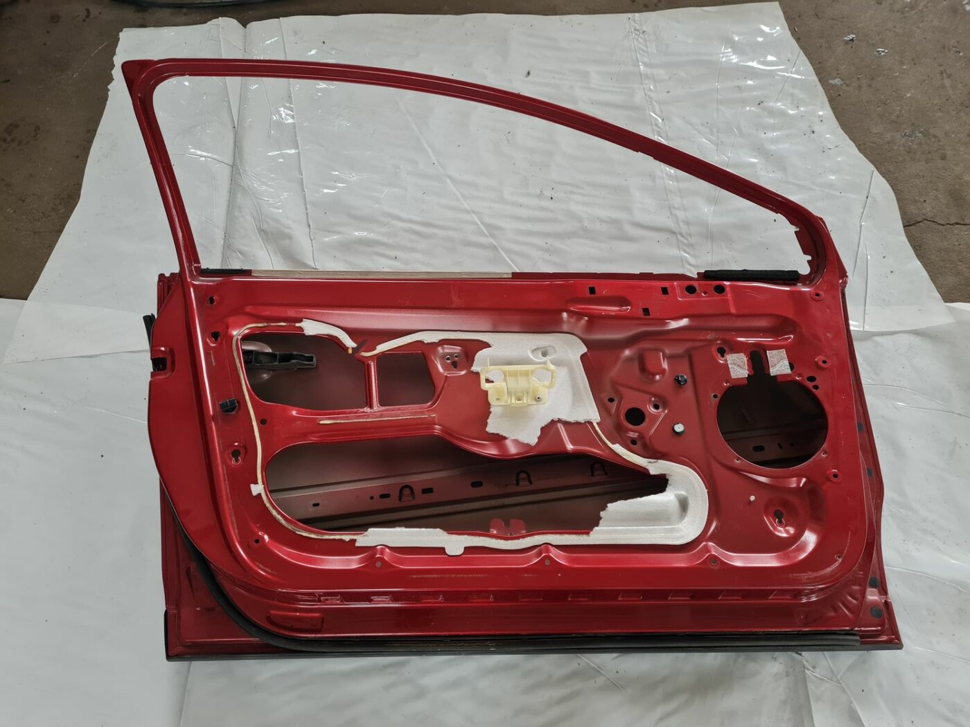 Priekšējās kreisās durvis priekš CITROEN C4 2006-2