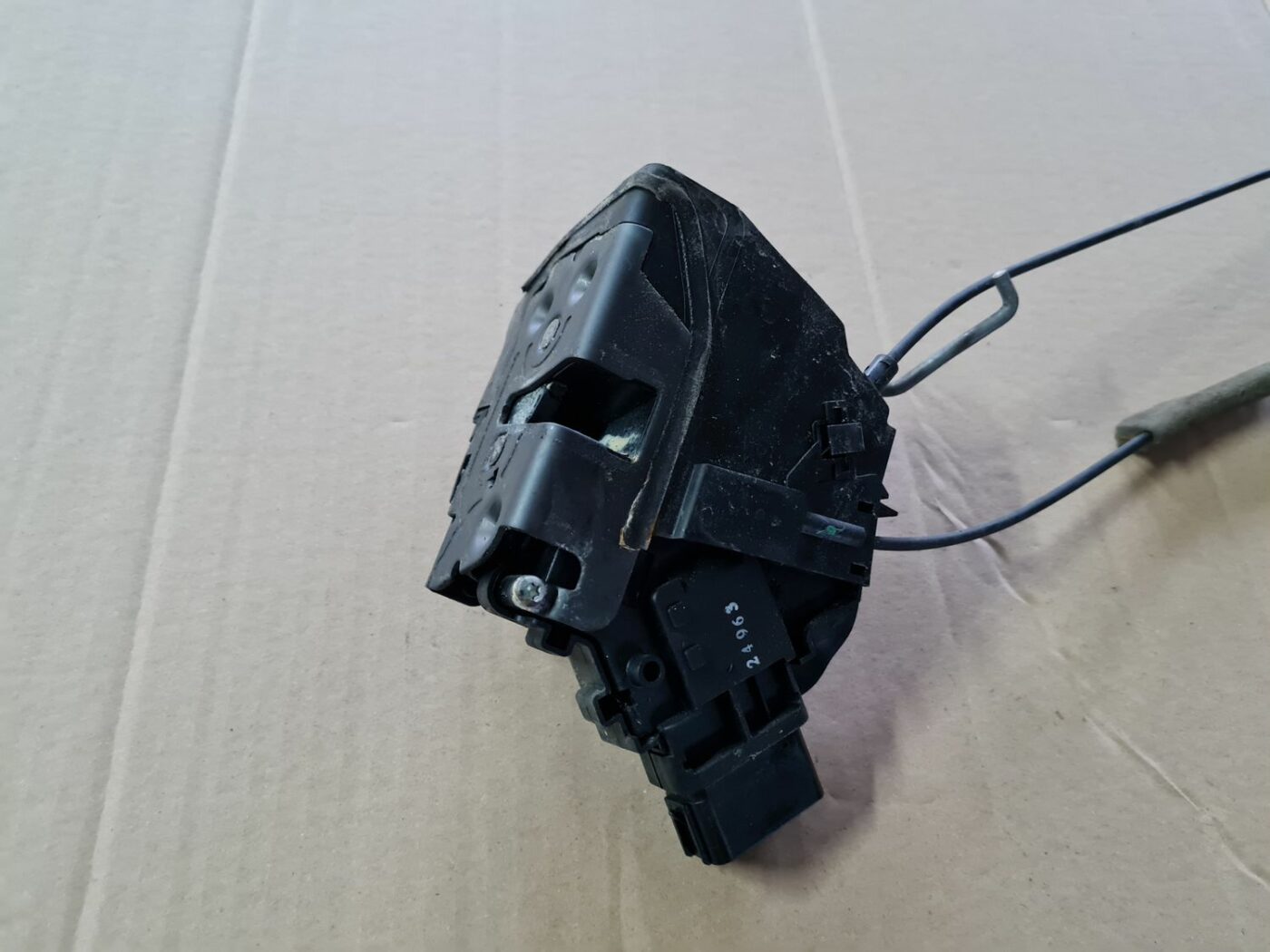 Priekšējo kreiso durvju slēdzene priekš MAZDA 3 2007