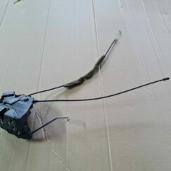 Priekšējo labo durvju slēdzene priekš MAZDA 3 2007