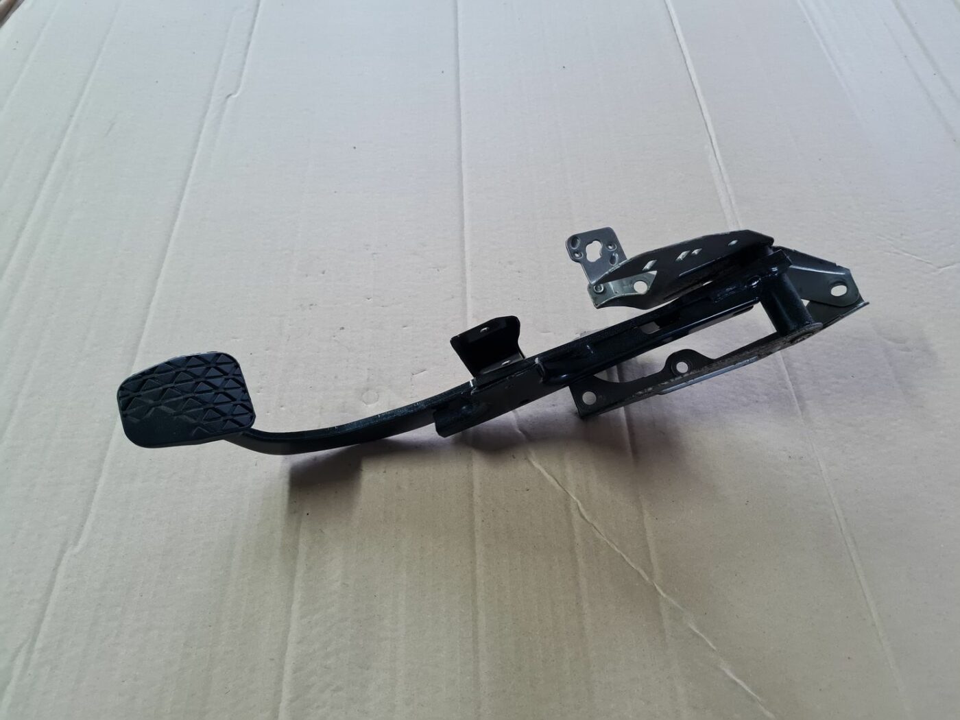 Sajūga pedālis priekš MAZDA 3 2007 1 Sajūga pedālis priekš MAZDA 3 2007