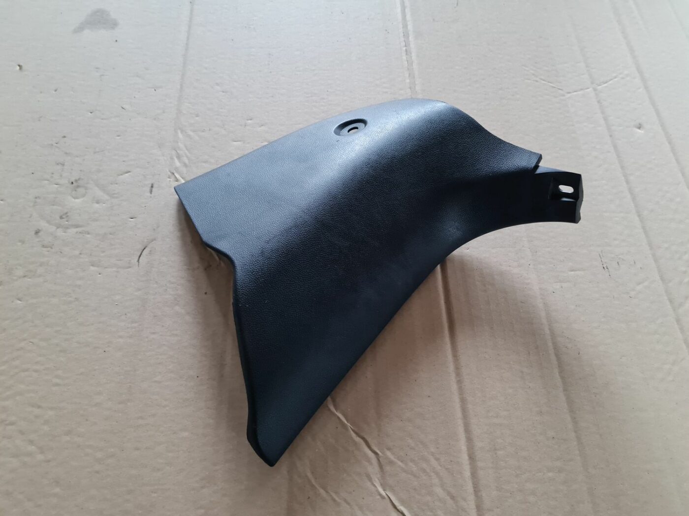 Sliekšņa priekšēja kreisa uzlika (salonā) priekš MAZDA 3 2007