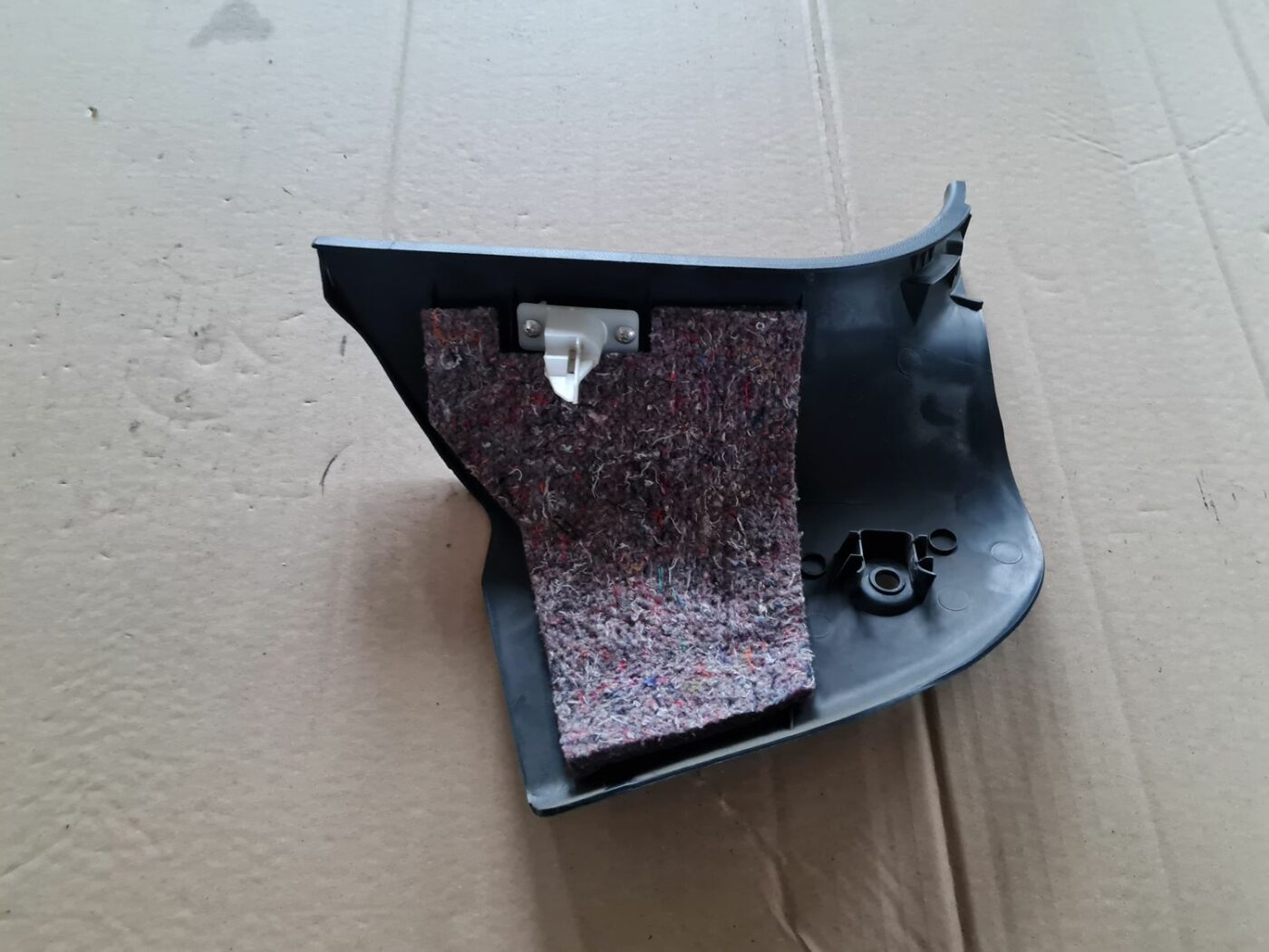 Sliekšņa priekšēja kreisa uzlika (salonā) priekš MAZDA 3 2007