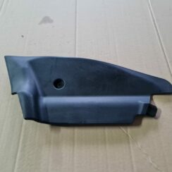 Centrālās konsoles (apdares) sānu panelis priekš MAZDA 3 2007