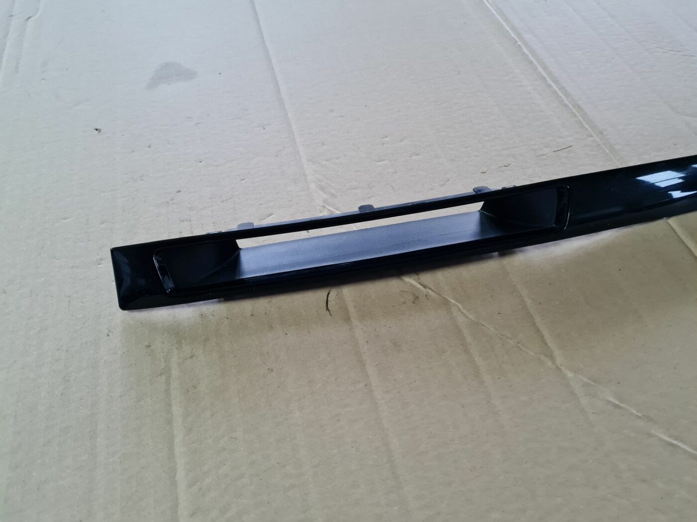 Mērinstrumentu paneļa dekoratīvā uzlika priekš MAZDA 3 2007 2 Mērinstrumentu paneļa dekoratīvā uzlika priekš MAZDA 3 2007