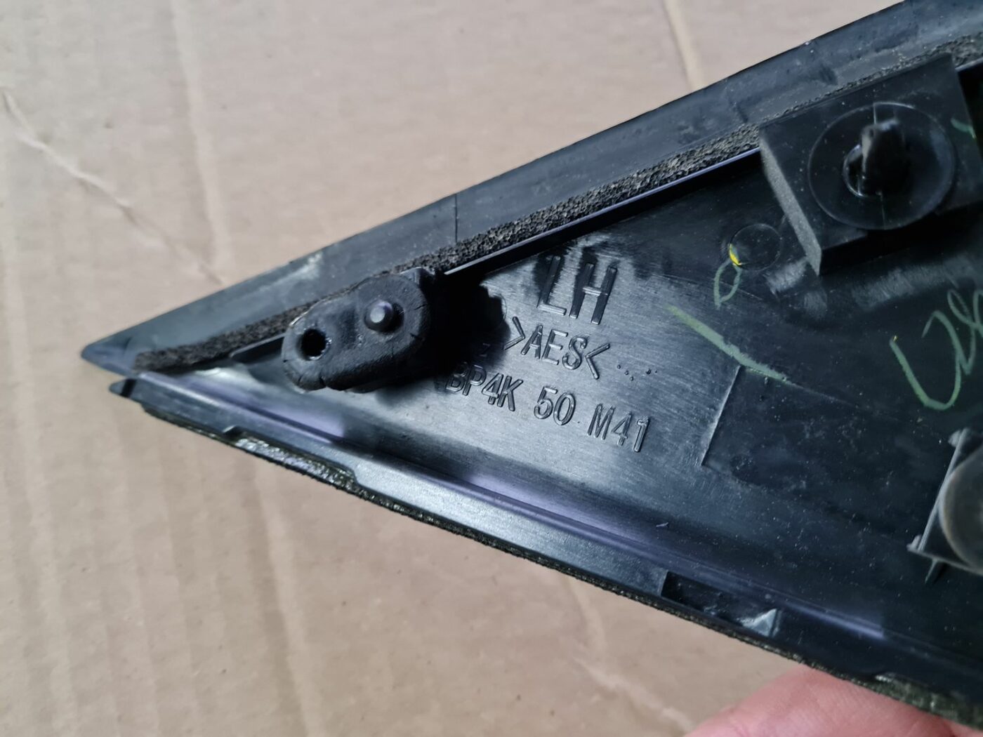 Durvju stikla moldings priekš MAZDA 3 2007