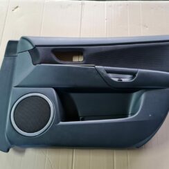 Priekšējo labo durvju apdare priekš MAZDA 3 2007