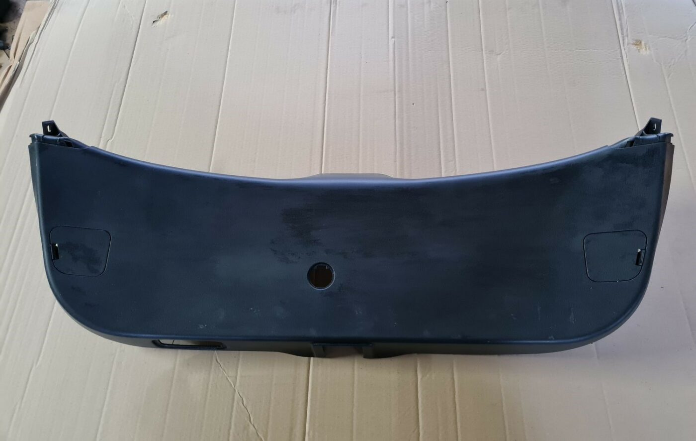 Bagāžnieka vāka liela apdare priekš MAZDA 3 2007 1 Bagāžnieka vāka liela apdare priekš MAZDA 3 2007