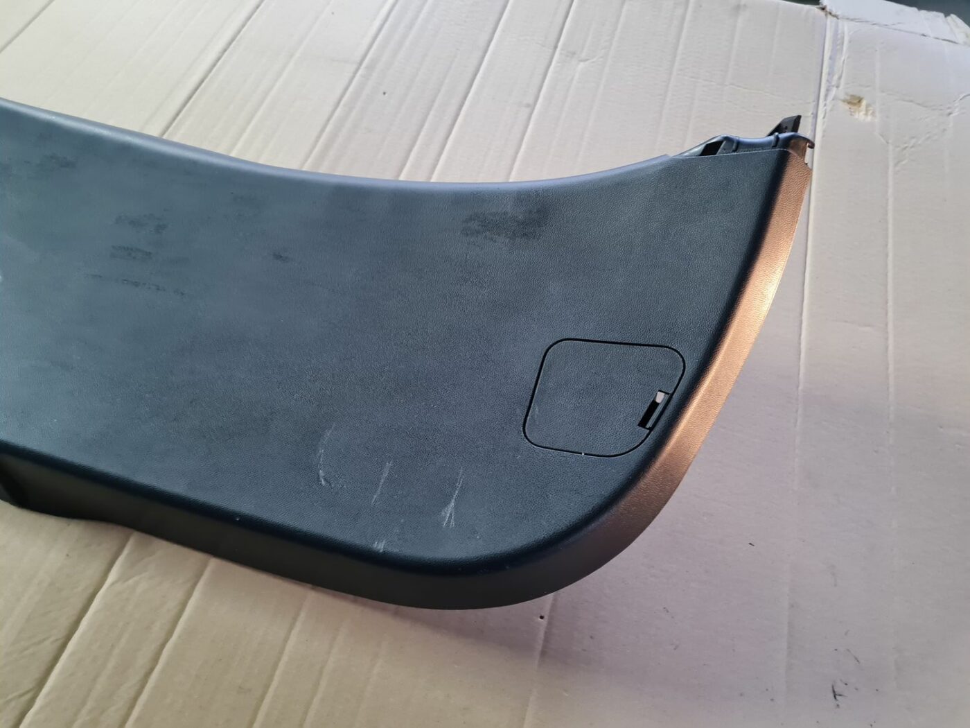 Bagāžnieka vāka liela apdare priekš MAZDA 3 2007 6 Bagāžnieka vāka liela apdare priekš MAZDA 3 2007