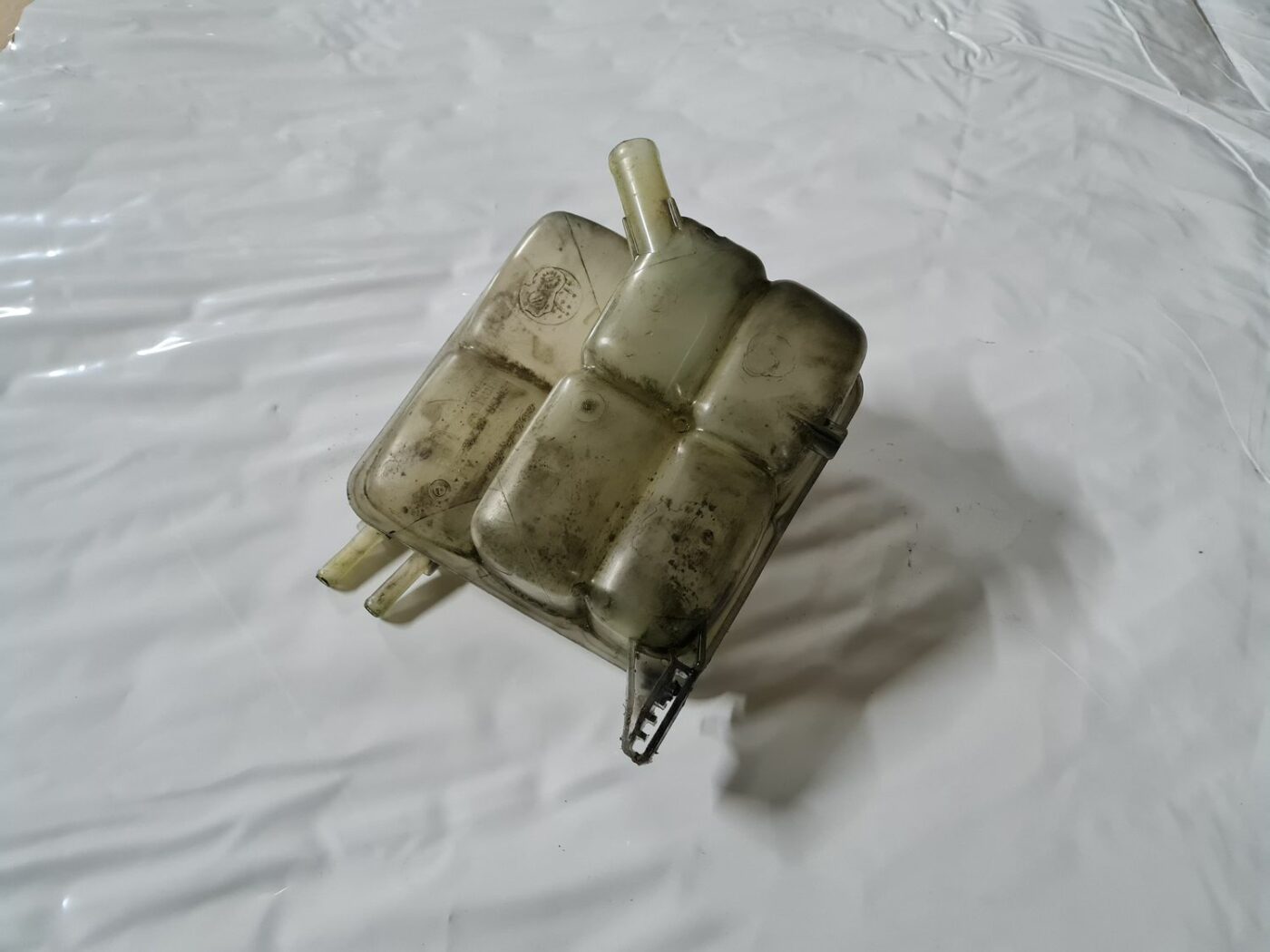 Dzesēšanas šķidruma tvertne priekš MAZDA 3 2007 2 Dzesēšanas šķidruma tvertne priekš MAZDA 3 2007