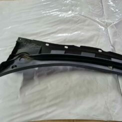Vējstikla uzlikas (deflektora) režģis priekš MAZDA 3 2007