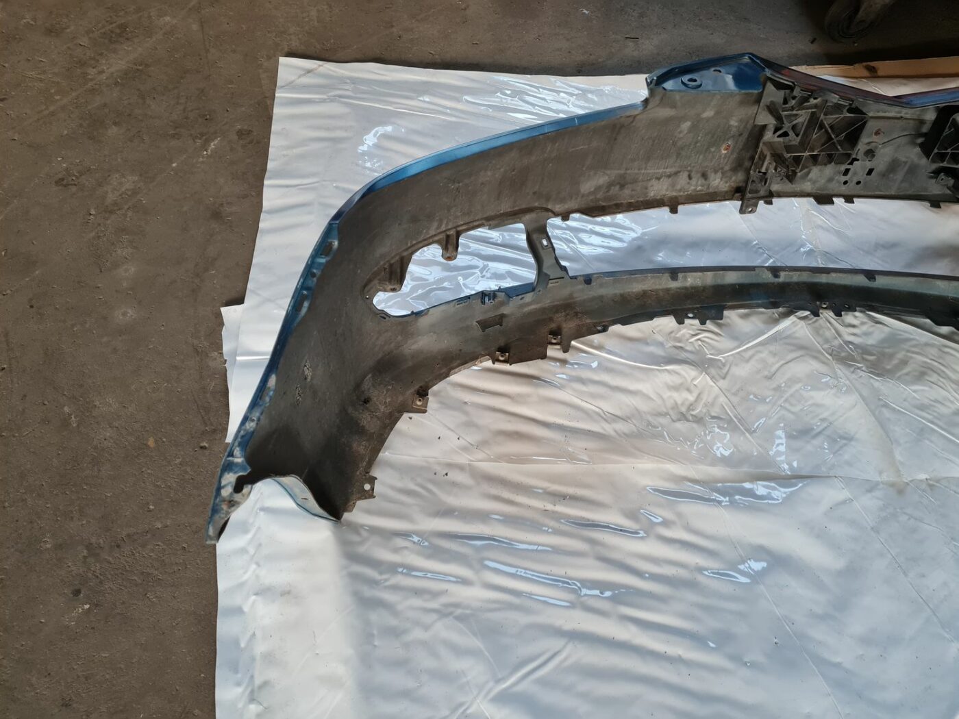 Priekšējais buferis priekš MAZDA 3 2007 4 Priekšējais buferis priekš MAZDA 3 2007