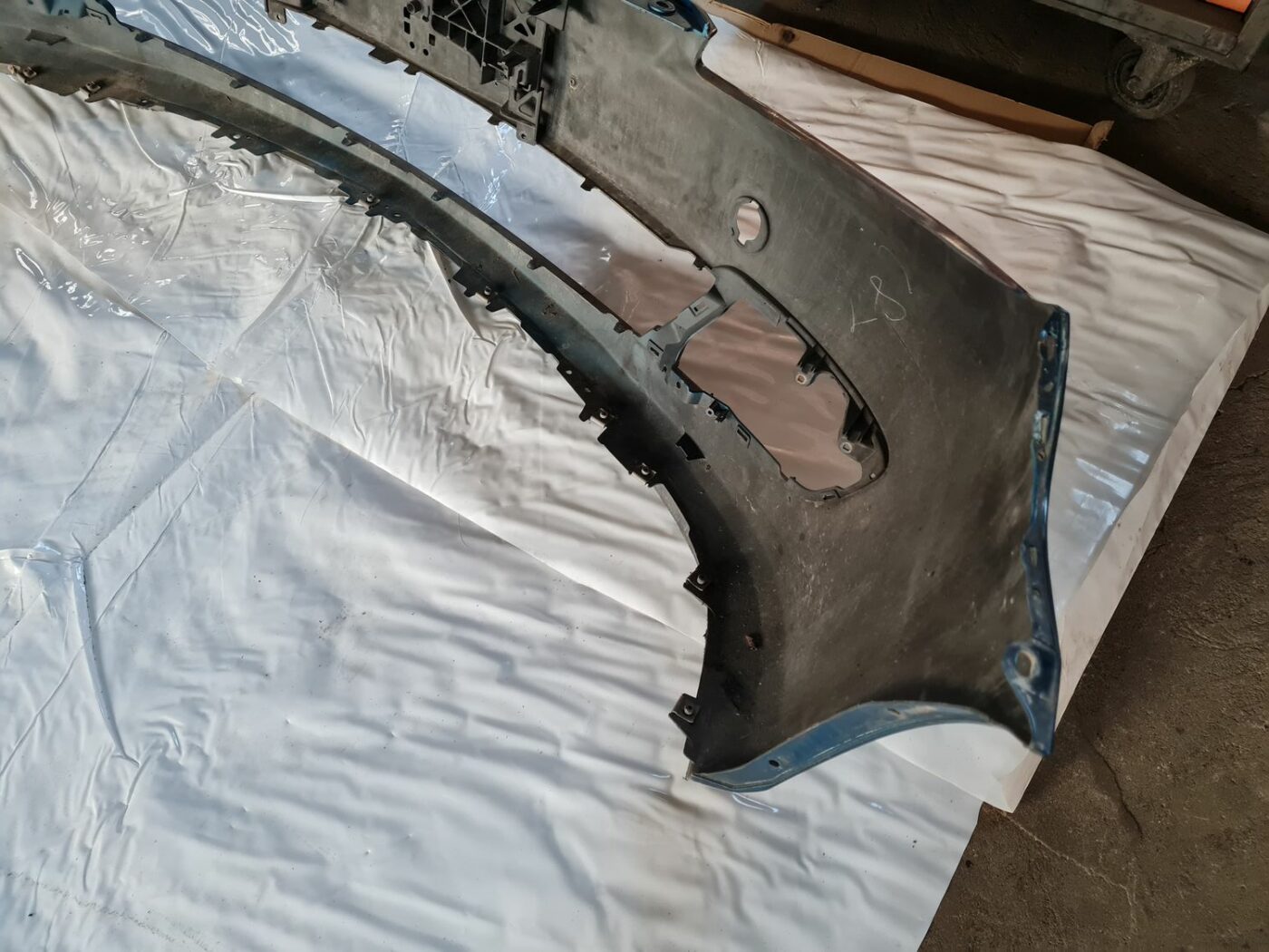 Priekšējais buferis priekš MAZDA 3 2007 3 Priekšējais buferis priekš MAZDA 3 2007