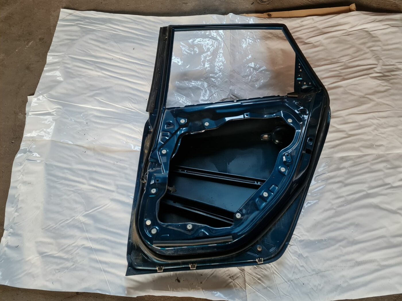 Aizmugurējās labās durvis priekš MAZDA 3 2007