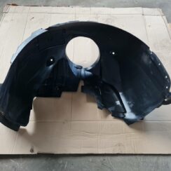 Priekšējais kreisais paspārns priekš MERCEDES AMG W447