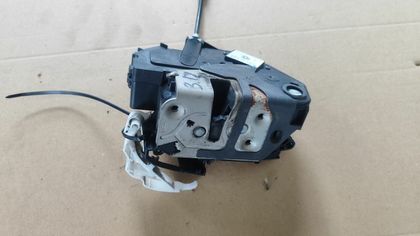 Aizmugurējo labo durvju slēdzene priekš FORD FOCUS 2016 UNIVERSAL