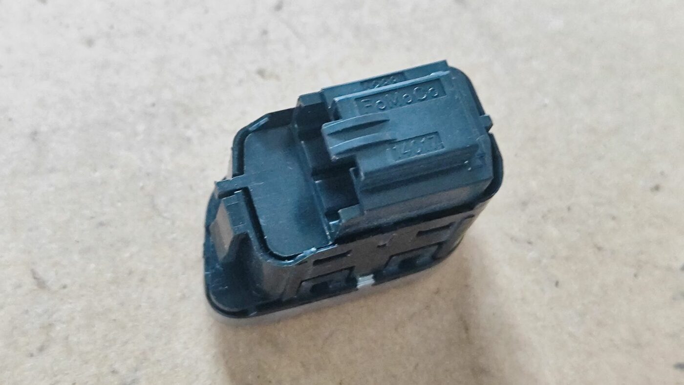 Atvēršanas/aizvēršanas poga priekš FORD FOCUS 2016 UNIVERSAL 3 Atvēršanas/aizvēršanas poga priekš FORD FOCUS 2016 UNIVERSAL