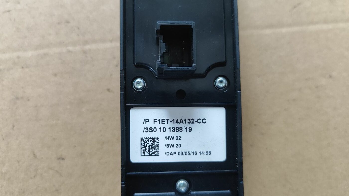 Šofera durvju slēdža pogas priekš FORD FOCUS 2016 UNIVERSAL 5 Šofera durvju slēdža pogas priekš FORD FOCUS 2016 UNIVERSAL