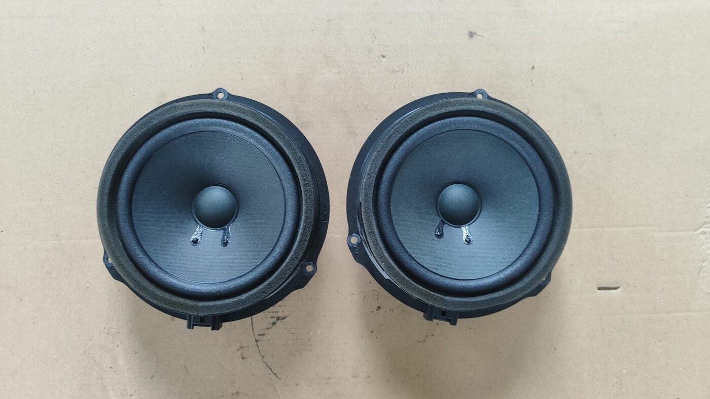 Durvju skaļrunis, apakšā priekš FORD FOCUS 2016 UNIVERSAL