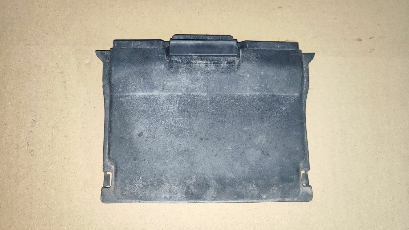 Akumulatora vāks priekš FORD FOCUS 2016 UNIVERSAL