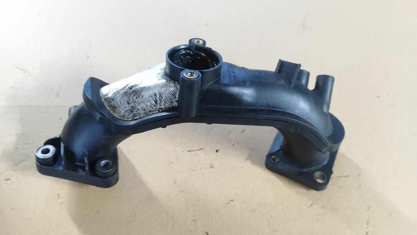 Interkulera caurule priekš FORD FOCUS 2016 UNIVERSAL 2 Interkulera caurule priekš FORD FOCUS 2016 UNIVERSAL