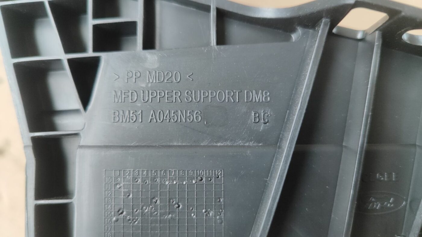 Automašīnas radio kronšteins priekš FORD FOCUS 2016 UNIVERSAL