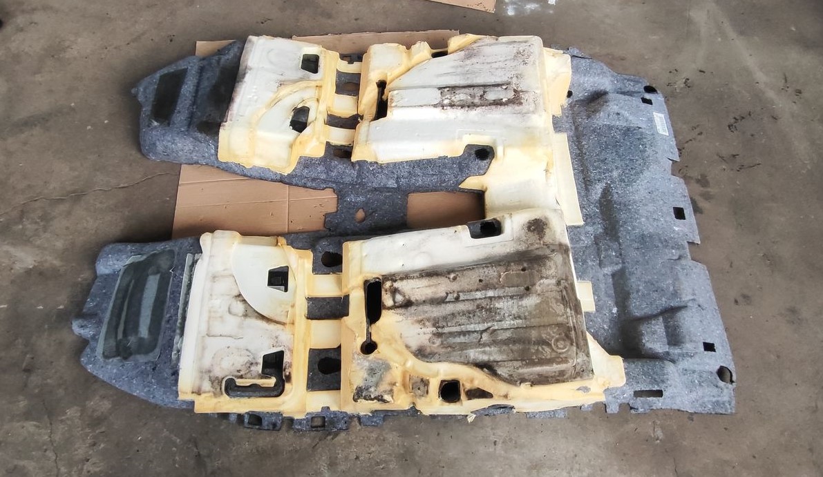 Salona paklājs priekš FORD FOCUS 2016 UNIVERSAL