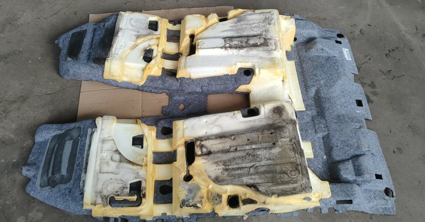 Salona paklājs priekš FORD FOCUS 2016 UNIVERSAL