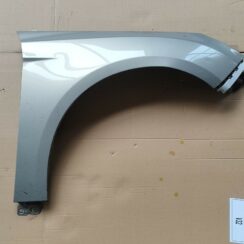 Priekšējais labais spārns priekš FORD FOCUS 2016 UNIVERSAL