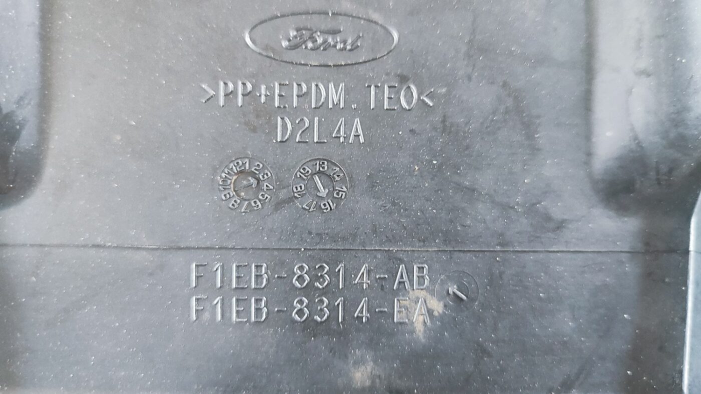 Ieplūdes gaisa deflektors/Difuzors priekš FORD FOCUS 2016 UNIVERSAL 3 Ieplūdes gaisa deflektors/Difuzors priekš FORD FOCUS 2016 UNIVERSAL