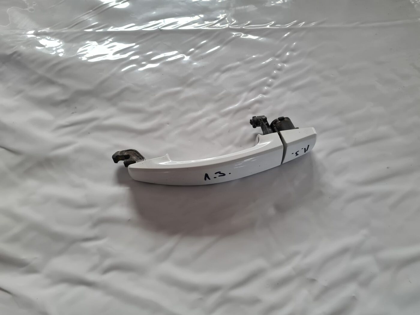 Aizmugurējais kreisais durvju rokturis priekš OPEL VECTRA C 2006 1 Aizmugurējais kreisais durvju rokturis priekš OPEL VECTRA C 2006