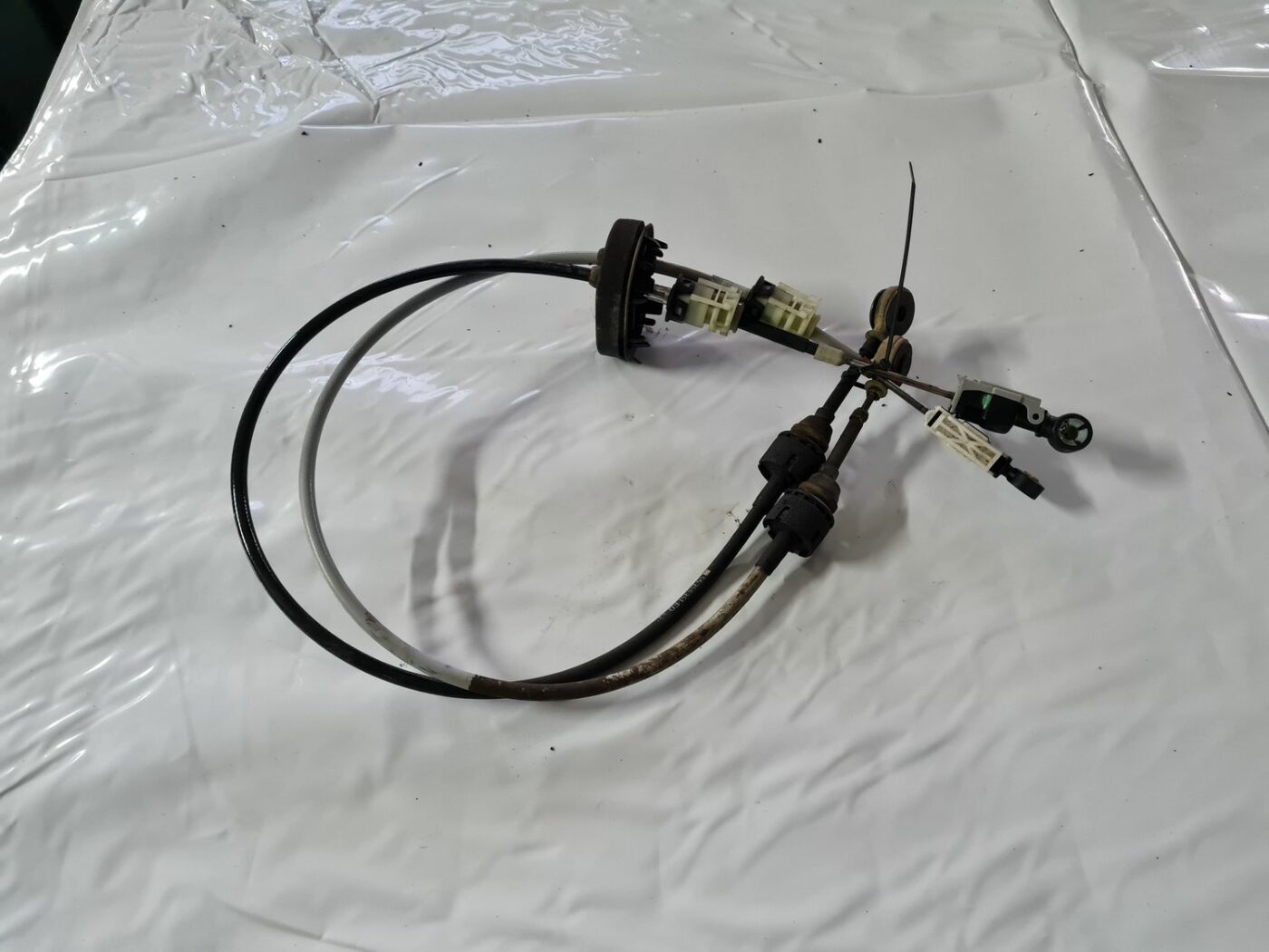 Pārnesumu pārslēgšanas mehānisma troses priekš OPEL VECTRA C 2006 1 Pārnesumu pārslēgšanas mehānisma troses priekš OPEL VECTRA C 2006