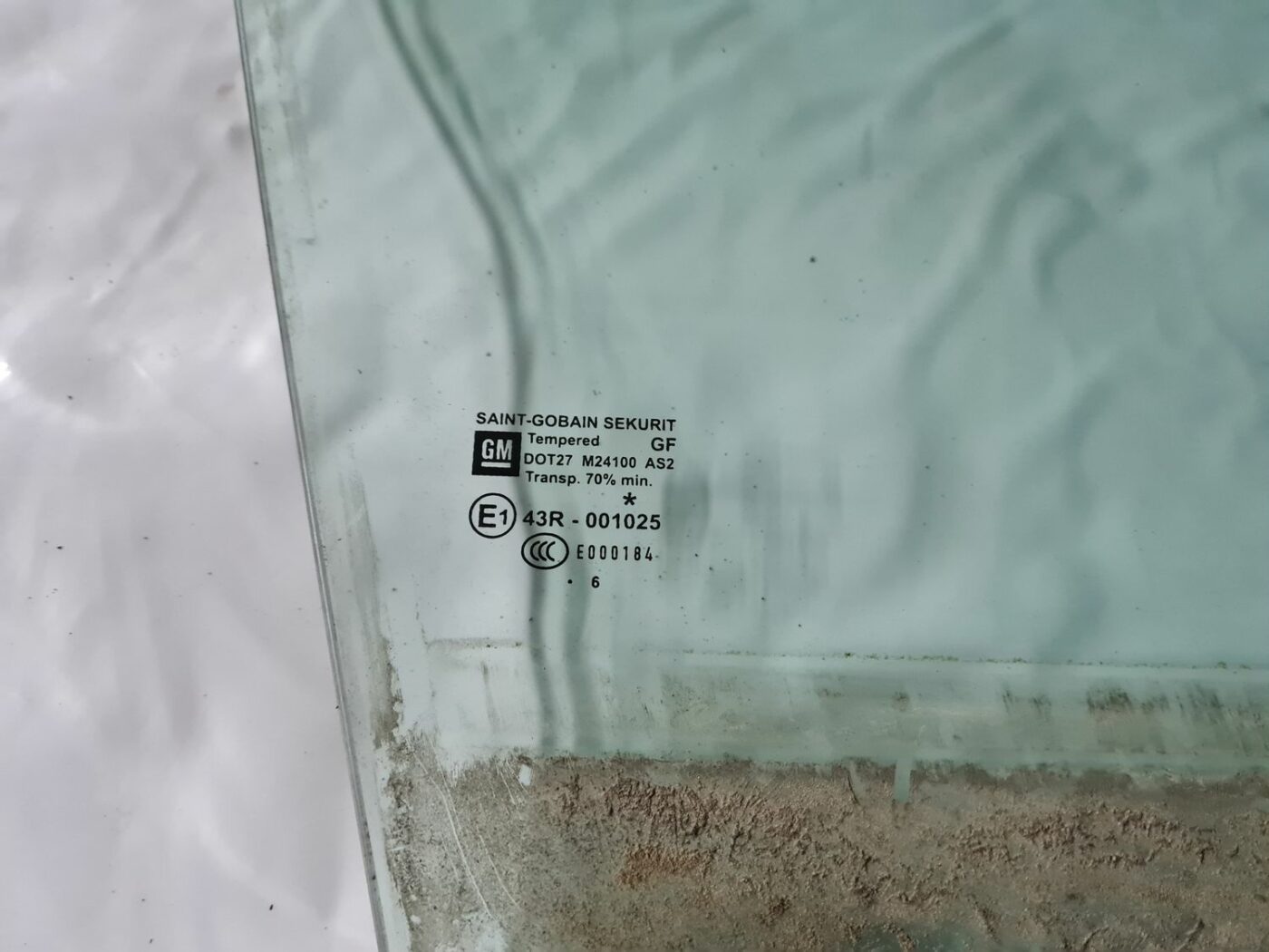 Priekšējo labo durvju stikls priekš OPEL VECTRA C 2006 2 Priekšējo labo durvju stikls priekš OPEL VECTRA C 2006