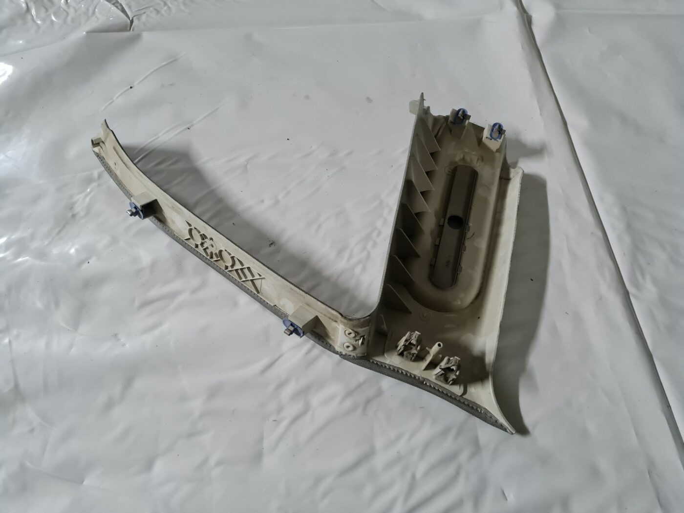 Aizmugurējas salona statnes apdare priekš OPEL VECTRA C 2006