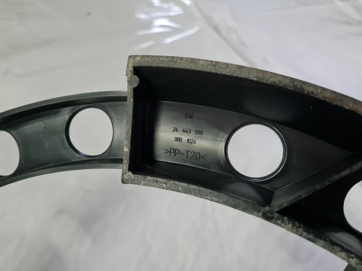 Rezerves riteņa stiprinājums priekš OPEL VECTRA C 2006