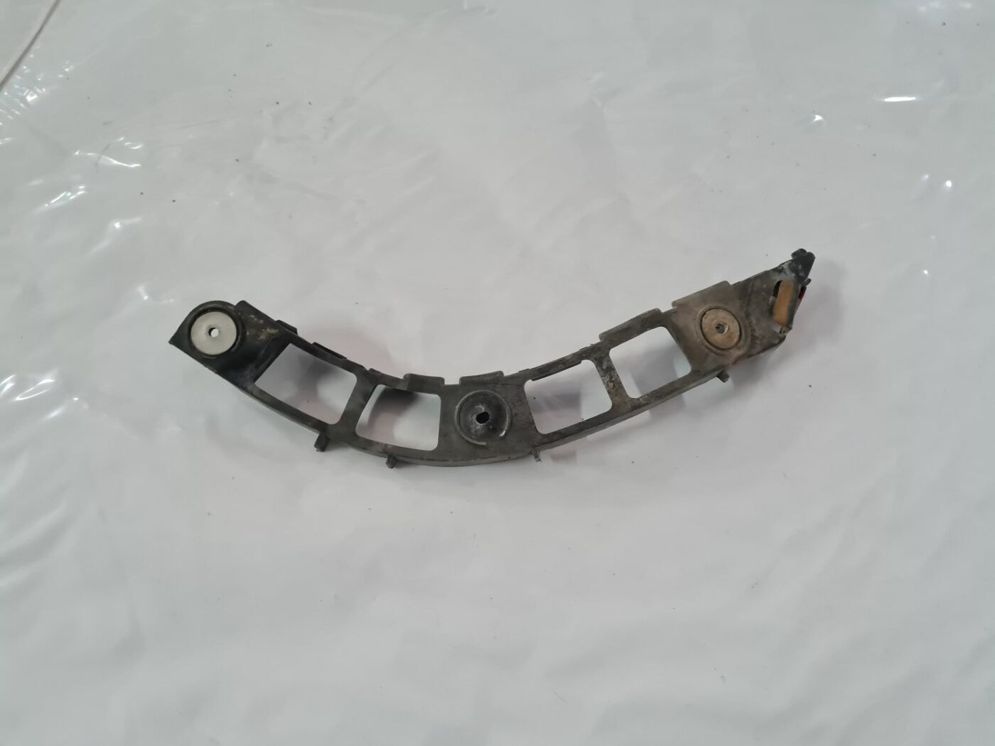 Aizmugurēja bufera kronšteins priekš OPEL VECTRA C 2006 1 Aizmugurēja bufera kronšteins priekš OPEL VECTRA C 2006