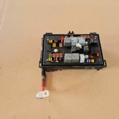 Drošinātāju bloks priekš OPEL ASTRA J 2013