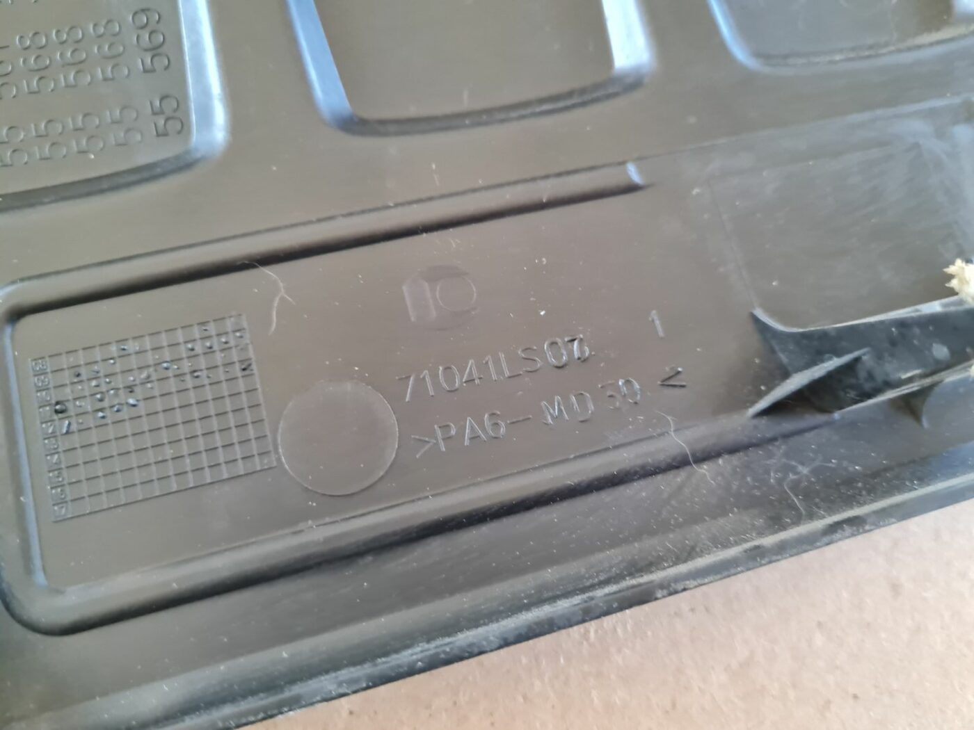 Dzinēja dekoratīvais vāks priekš OPEL ASTRA J 2013 4 Dzinēja dekoratīvais vāks priekš OPEL ASTRA J 2013